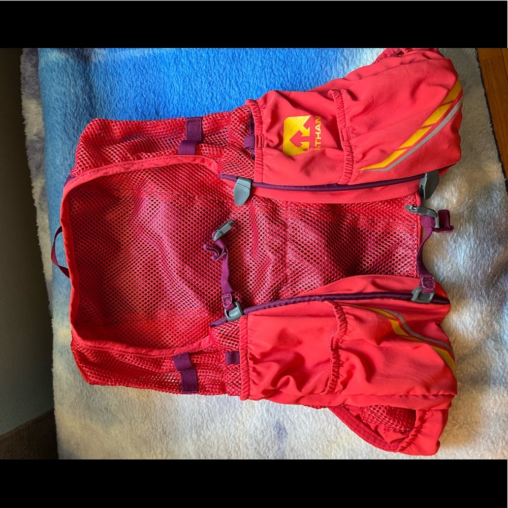 Women’s Medium Nathan VaporMag Running Hydration Vest, NO WATER FLASKS.